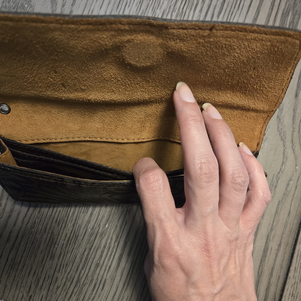 Patricia Nash Floral Embossed Leather Wallet In Tobacco - Picture 6 of 7
